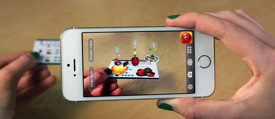 Apa Sih Perbedaan Augmented Reality vs Virtual Reality?