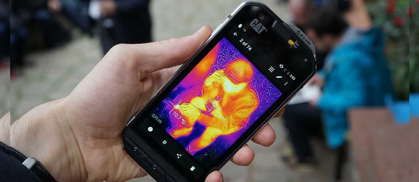  CAT  S60 Smartphone Tahan  Banting dengan Kamera Pendeteksi 