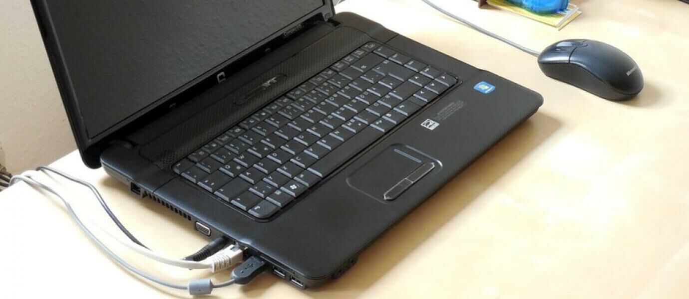 Laptop Terus Di-charge Tanpa Dicabut, Berbahayakah?
