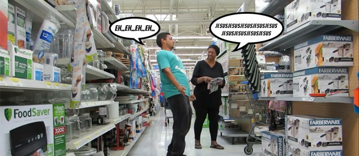 VIDEO: Eh, Apa yang Menyebabkan Orang Ini Kejang-Kejang Di Supermarket Ya?!