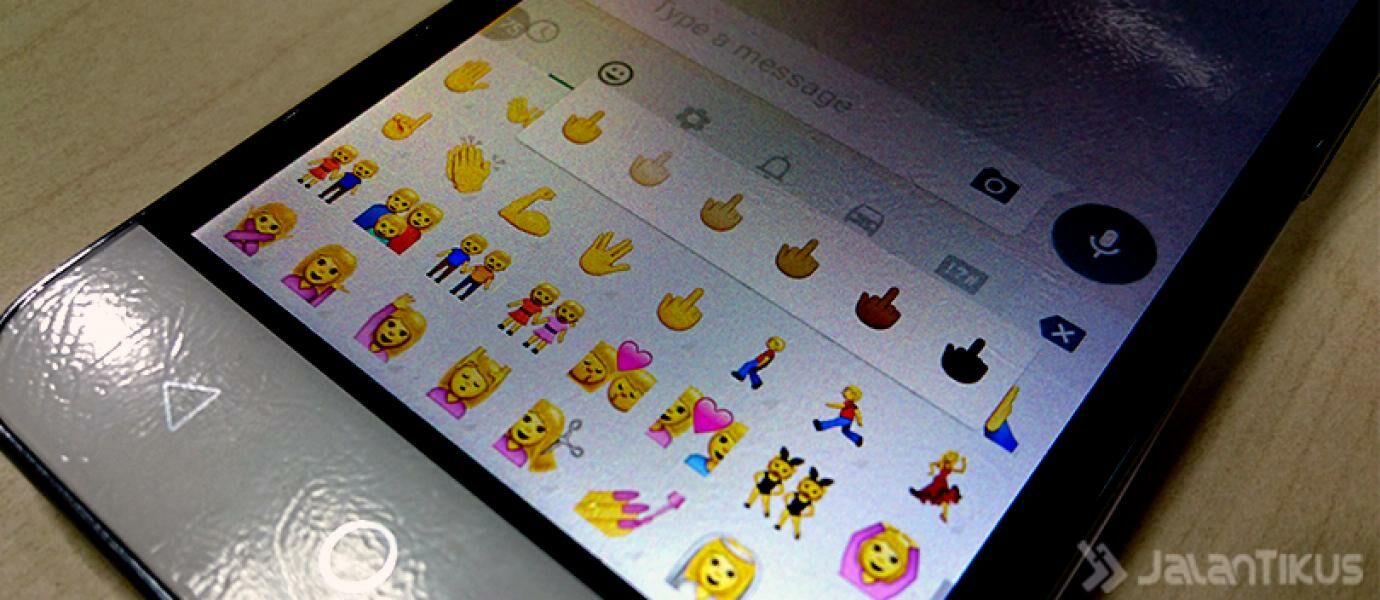 Cara Menggunakan Emoji Jari Tengah Dan Emoji Kondom Di WhatsApp