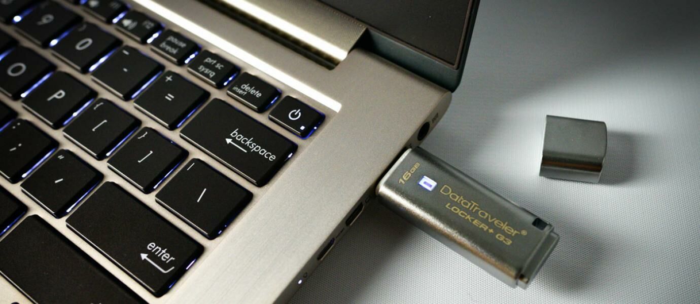 Begini Cara Mencuri Isi Flashdisk Teman Secara Diam-diam