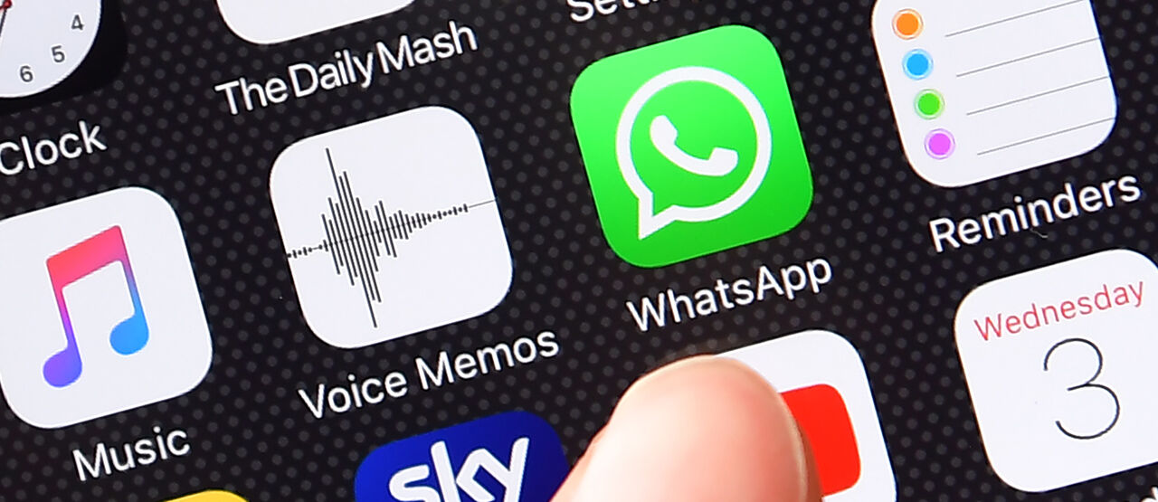 Begini Cara Mengaktifkan Dark Mode Di Whatsapp Gadgetren