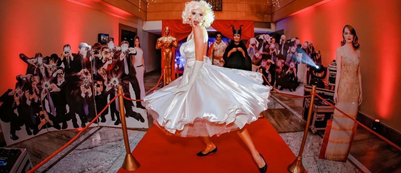 Gaun Aneh Di Red Carpet 07b51