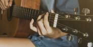 4 Aplikasi Ini Bisa Bikin Kamu Jago Main Gitar Dalam 3 Jam 5ebe3
