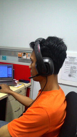 Headphone Vs Headset Vs Earphone 1