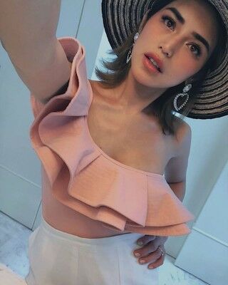Essica Iskandar Artis Indonesia Berwajah Bule Fd82e