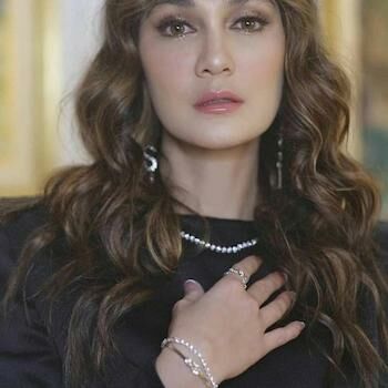 Luna Maya 9463a
