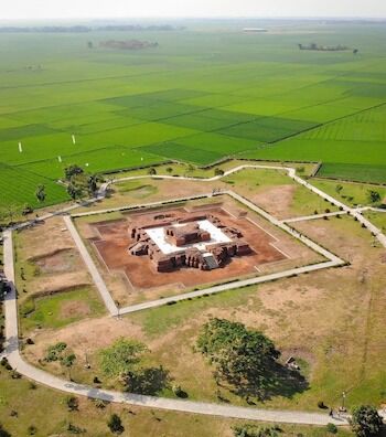Candi Blandongan Be674