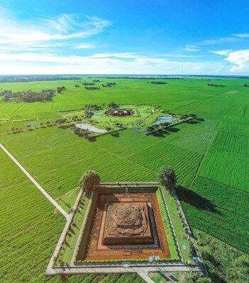 Candi Tertua Di Indonesia 19801