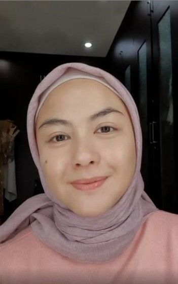 Foto Seleb Tanpa Makeup Custom Bc2bd