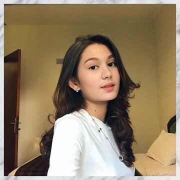 Zoe Abbas Jackson 69fd9