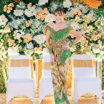 Ayu Dewi 2cee4