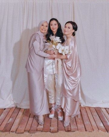 Potret Artis Indonesia Yang Memiliki Kemiripan Dengan Mertua Custom Ac022