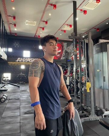 10 Zee Keenan Selebriti Transgender Keturunan Indonesia F6039