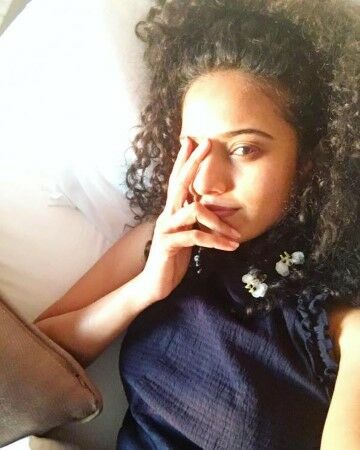 Heena Parmar 90b93