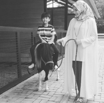 Artis Indonesia Yang Adopsi Anak Sebelum Menikah Custom B3667