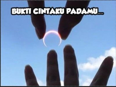 Meme Gerhana Matahari 2