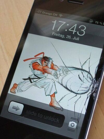 Layar Smartphone Retak 19