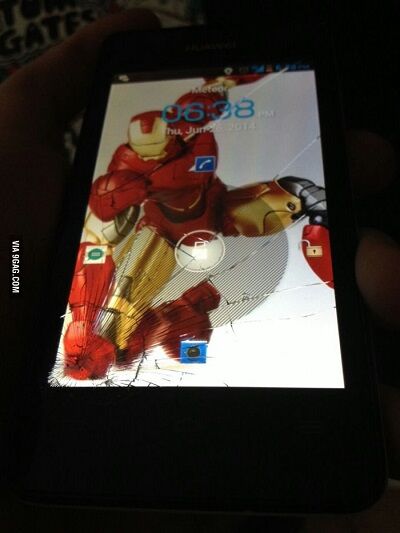 Layar Smartphone Retak 17
