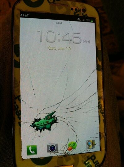 Layar Smartphone Retak 20