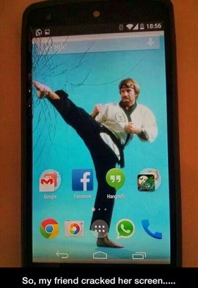 Layar Smartphone Retak 21