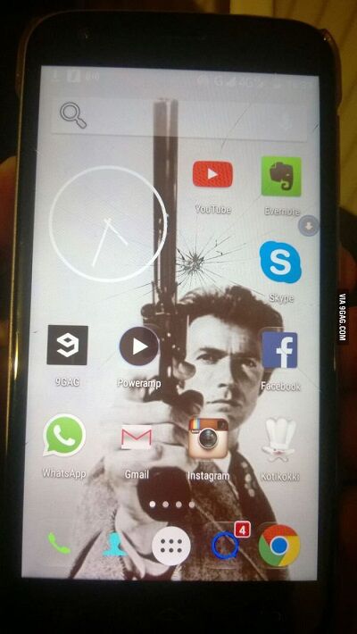 Layar Smartphone Retak 7