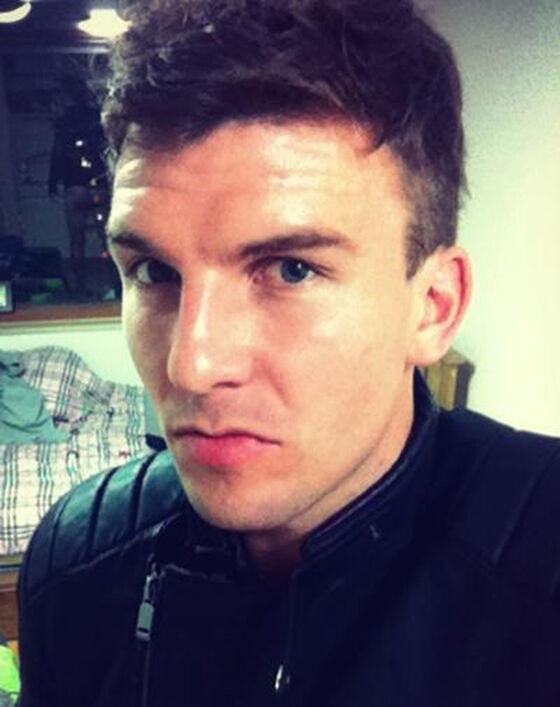 Ganteng-dikit-cekret,-walaupun-belum-pake-celana