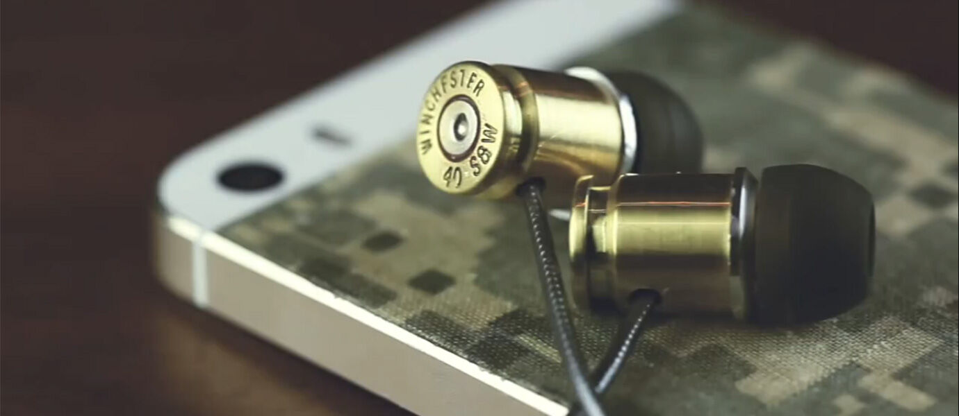 Keren! Video Gokil Ini Menunjukkan Cara Membuat Earphone Dari Peluru