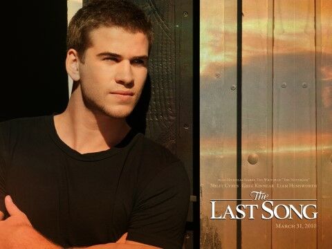 Liam Hemsworth C84e2