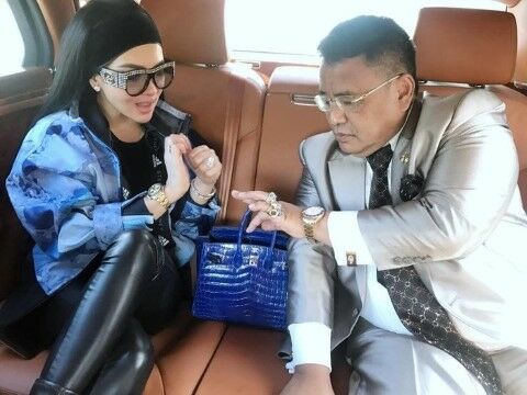 Syahrini Hotman Paris 439ff