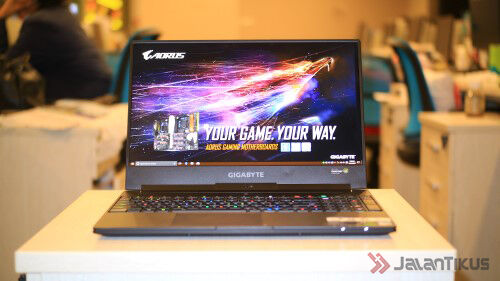 Gigabyte Aero Series Laptop Gaming Tipis 11 Wm