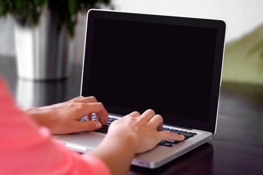 7 Cara Mengatasi Layar Laptop Hitam Blank Jalantikus Com