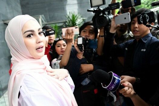 Berita Artis Cerai Terbaru A8552