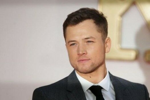 Aktor Taron Egerton Custom Bc411