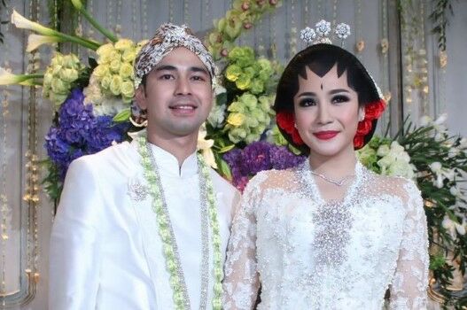Pernikahan Artis Indonesia Paling Sederhana Eb4d7