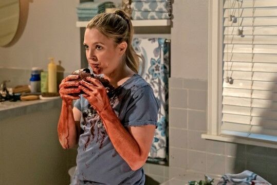 Santa Clarita Diet Watching SuperJumbo 7f427