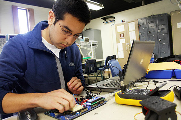 Computer Engineering atau Teknik Komputer