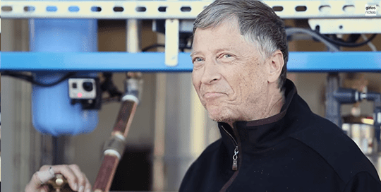 Reaksi Bill Gates Setelah Minum Air Bekas Kotoran Manusia