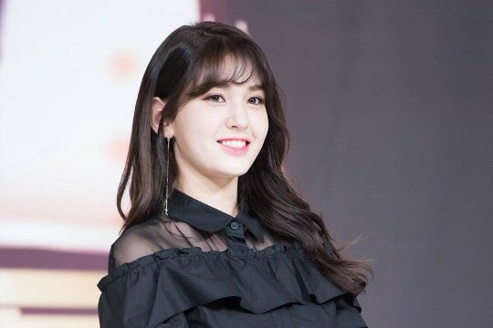 Jeon Somi E72ae