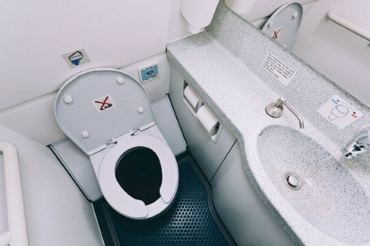 Toilet Pesawat Bau A1076