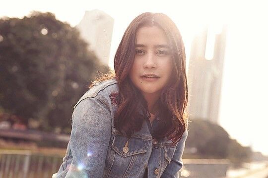 Prilly Latuconsina 2 3c06a