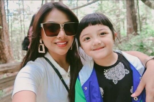 Potret Artis Sayang Adik Beda Usia Jauh Custom 79fc8