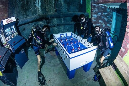 Kolam Renang Selam Terdalam Di Dunia 695d9
