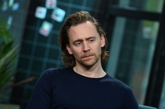 Tom Hiddleston Single E65d4