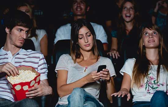 Tempat Terlarang Menggunakan Smartphone 2