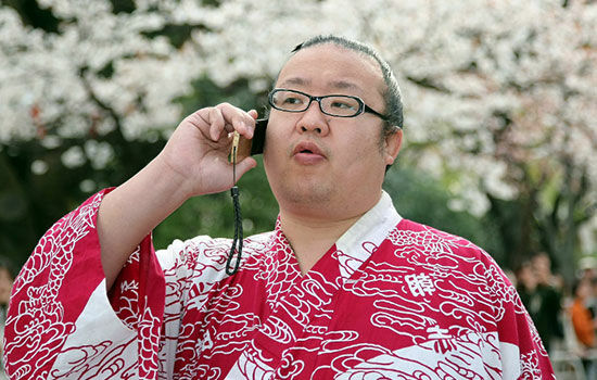 Kebiasaan Unik Orang Jepang Saat Pake Smartphone 3