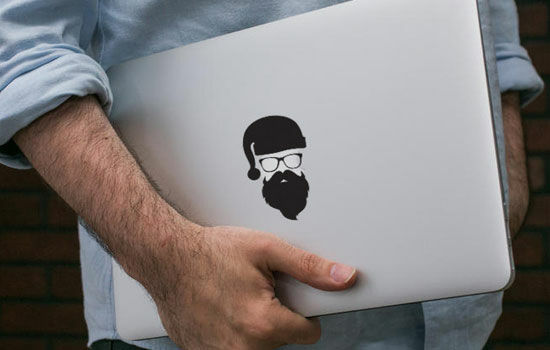 Alasan Youtuber Menutupi Logo Apple
