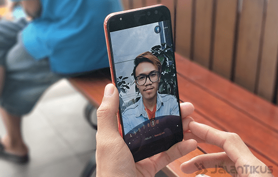 Review Asus Zenfone 4 Selfie Pro 9