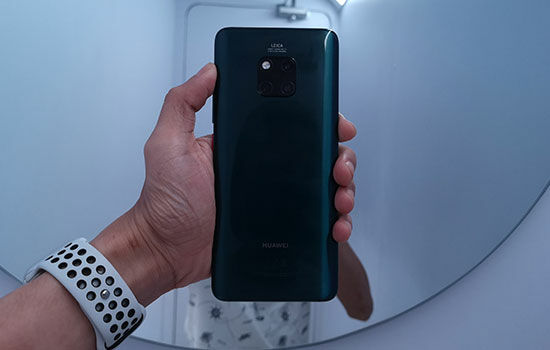Huawei Mate 20 Pro Vs Iphone Xs 12 Bdf47